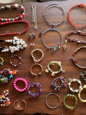 Mixed Necklace and Bracelet Assortment - earrings pins womens Jewelry Lot many